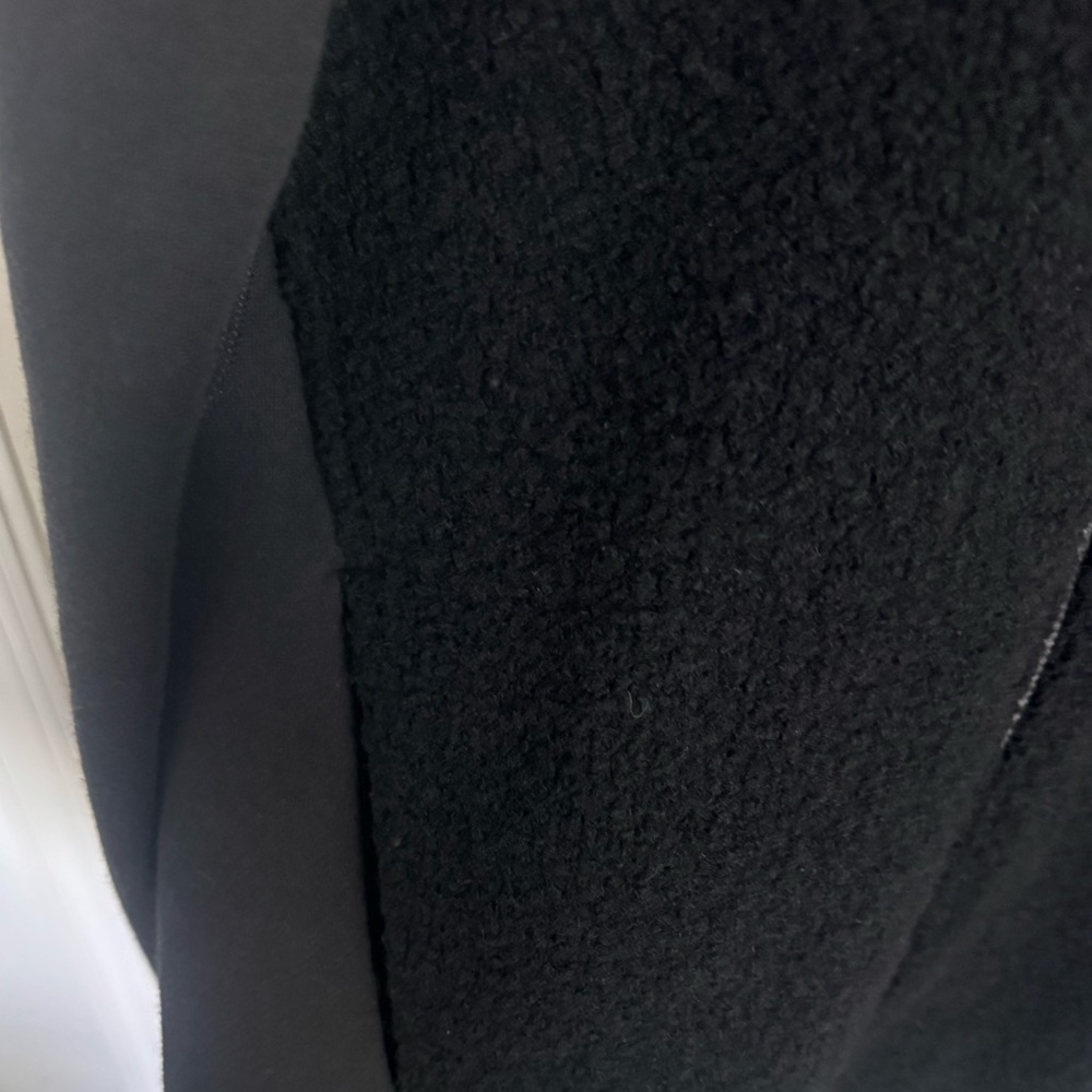 Lululemon Women's Black Stand Out Sherpa Jacket Full Zip Size: 8 - Picture 8 of 16